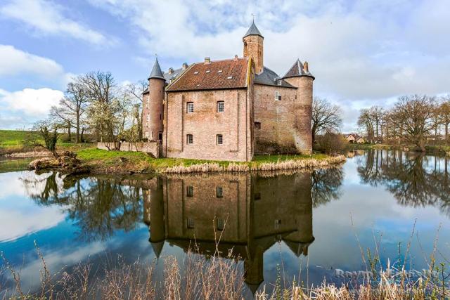 Waardenburg - Kasteel Waardenburg