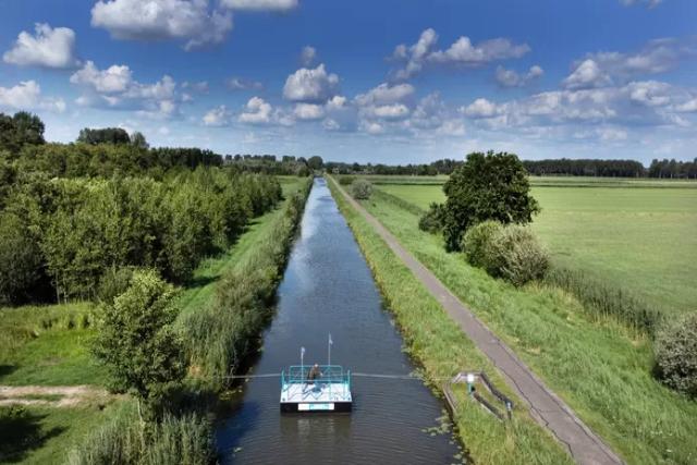 Bij toeristen populair trekpontje is weer te gebruiken